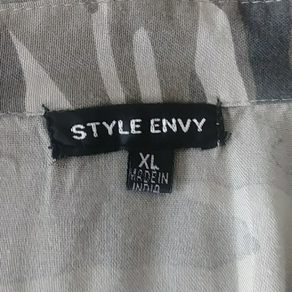 Camo button down top - Picture 4 of 4